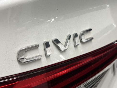 Used 2023 Honda Civic Sport image 3