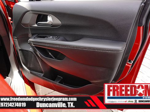 New 2027 Chrysler Pacifica Select FWD image 41