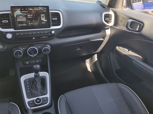 New 2025 Hyundai Venue Limited image 15