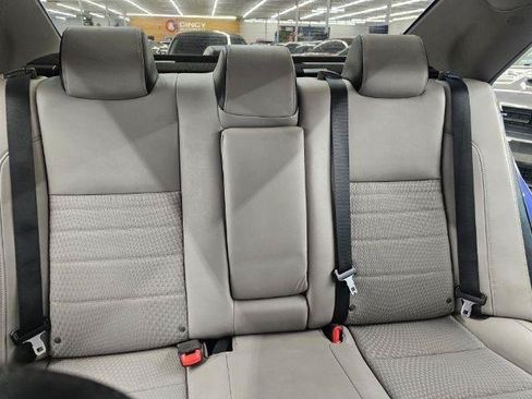 Used 2015 Toyota Camry SE FWD image 15