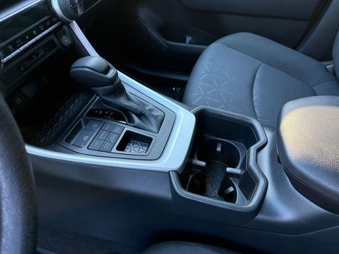 Used 2025 Toyota RAV4 XLE image 38