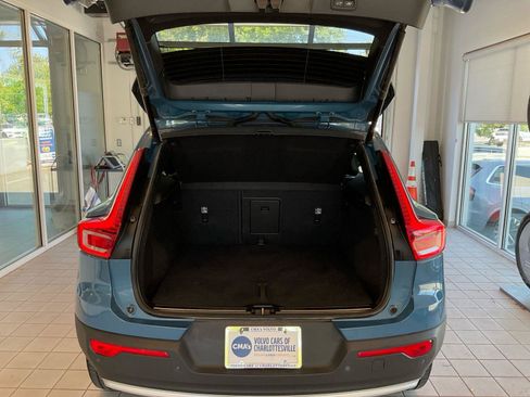Certified 2023 Volvo XC40 B5 Plus AWD/4WD image 16