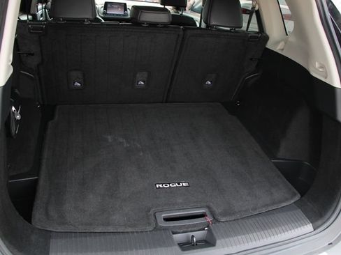 Certified 2023 Nissan Rogue SV w/ SV Premium Package AWD/4WD image 12