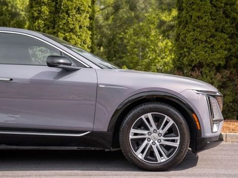 Used 2024 Cadillac Lyriq Tech RWD image 14