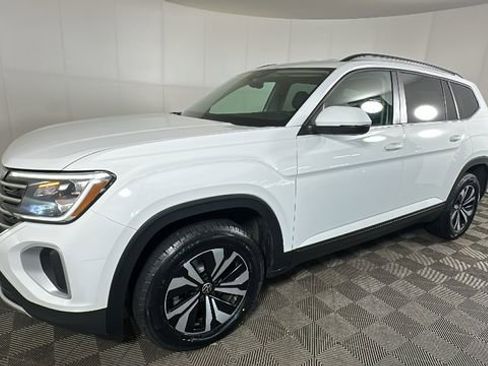 Used 2024 Volkswagen Atlas SE AWD/4WD image 7