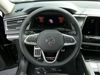 New 2025 Volkswagen Atlas Peak Edition SE