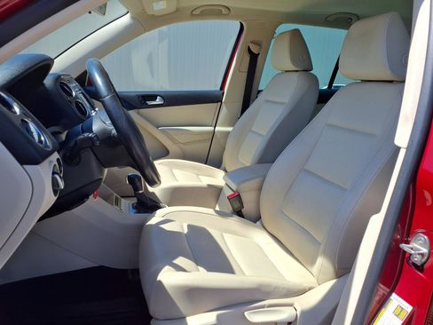 Used 2012 Volkswagen Tiguan S image 12
