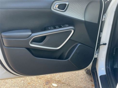 Used 2024 Kia Soul LX w/ Option Group 015 image 14