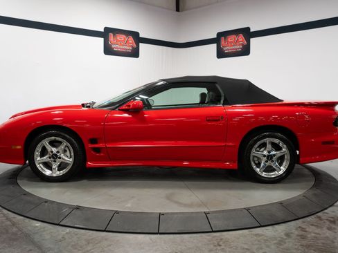 Used 1999 Pontiac Firebird Trans Am RWD image 10