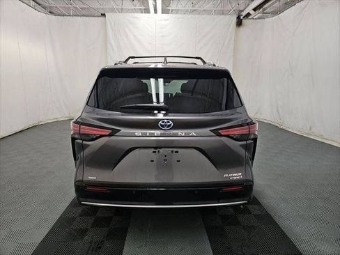 Used 2024 Toyota Sienna Platinum AWD/4WD image 55