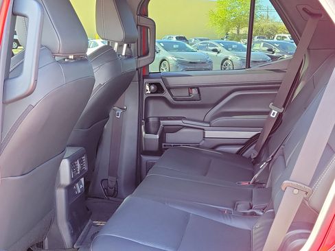 Used 2025 Toyota 4Runner TRD Off-Road Premium image 15