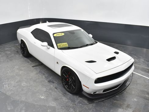 Used 2018 Dodge Challenger R/T Scat Pack w/ Dynamics Package image 35