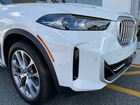 Used 2024 BMW X5 xDrive40i w/ Parking Assistance Package AWD/4WD image 24