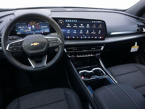 New 2026 Chevrolet Traverse LT w/ Driver Confidence Package image 14
