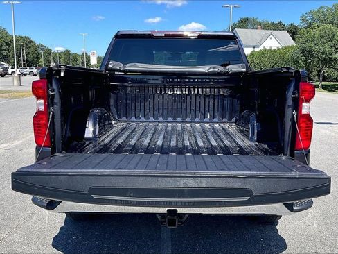 Used 2023 Chevrolet Silverado 1500 LT AWD/4WD image 32