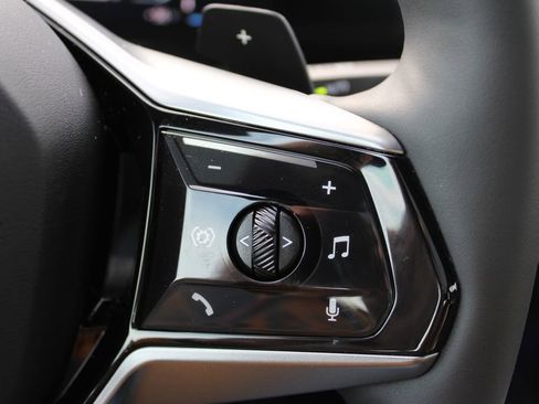 Used 2024 BMW 530i xDrive w/ Executive Package image 31