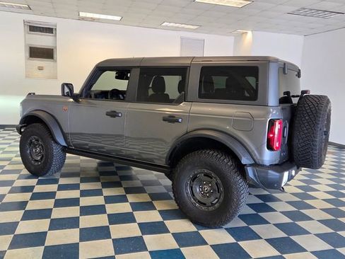 Used 2024 Ford Bronco Badlands image 5