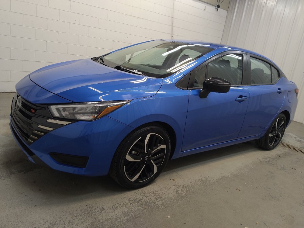 Used 2024 Nissan Versa SR FWD image 2