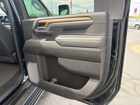 Used 2024 Chevrolet Silverado 2500 High Country w/ Midnight Edition image 30