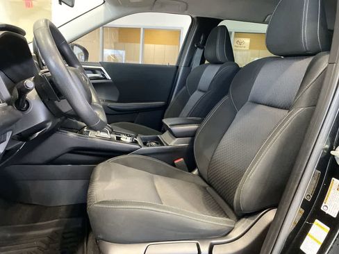 Used 2022 Mitsubishi Outlander ES image 11