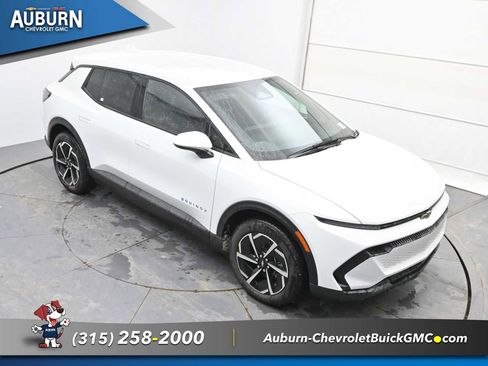 New 2026 Chevrolet Equinox EV LT image 24