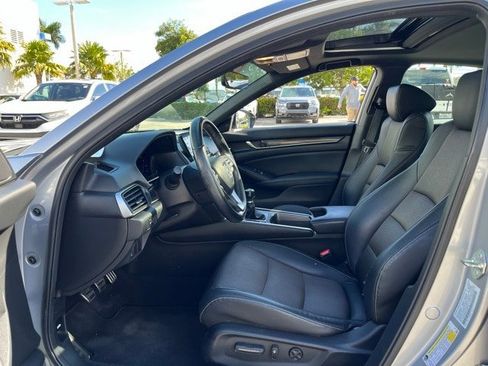 Used 2018 Honda Accord Sport image 6