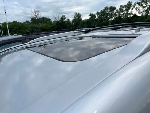Used 2005 Chevrolet Equinox LT w/ Preferred Equipment Group AWD/4WD image 22