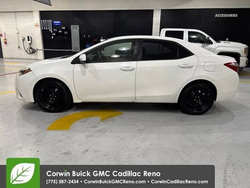 Used 2015 Toyota Corolla LE FWD image 3