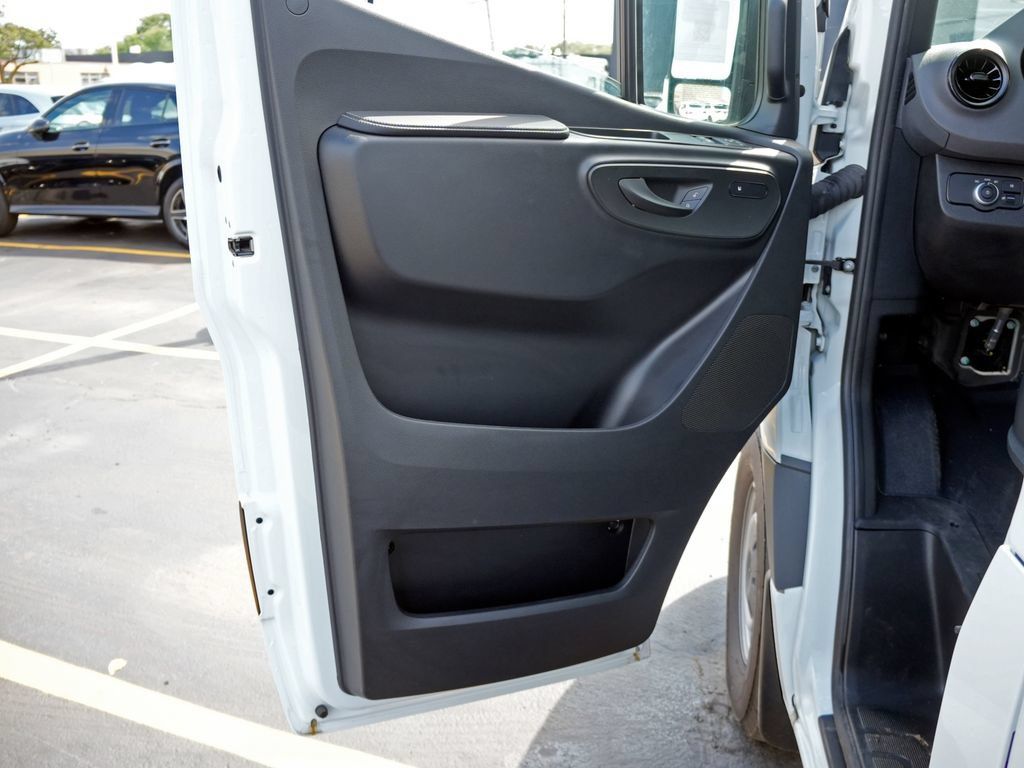 New 2026 Mercedes-Benz Sprinter 2500 image 8