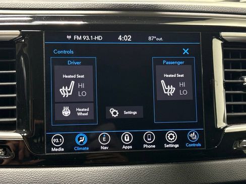 Used 2020 Chrysler Pacifica Touring-L Plus FWD image 19