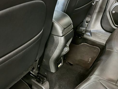 Used 2018 Jeep Renegade Limited AWD/4WD image 28