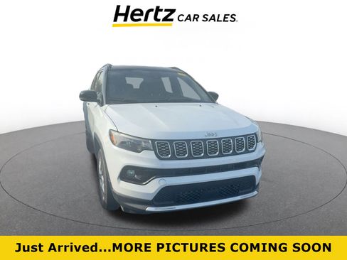 Used 2025 Jeep Compass Limited image 1