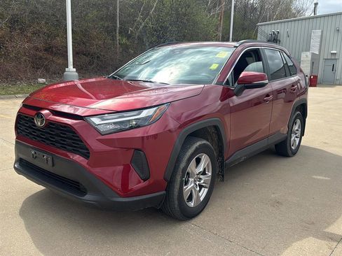 Used 2023 Toyota RAV4 XLE w/ Convenience Package image 3