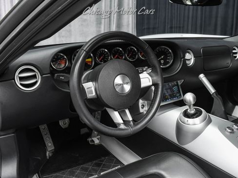 Used 2005 Ford GT RWD image 8