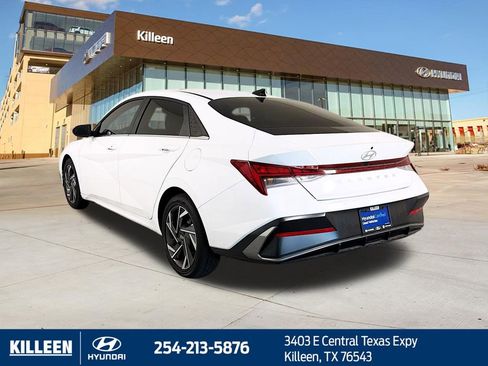 Used 2025 Hyundai Elantra SEL FWD image 6