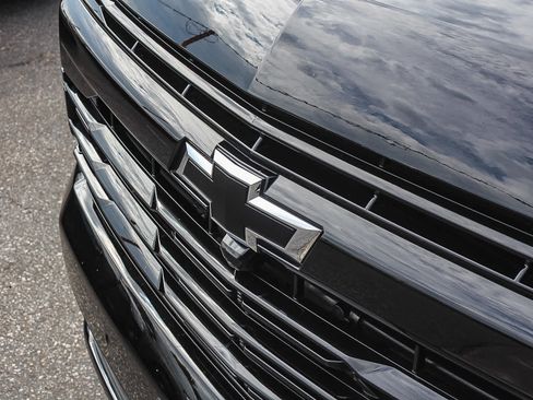 Used 2025 Chevrolet Suburban RST w/ Comfort Package RWD image 12