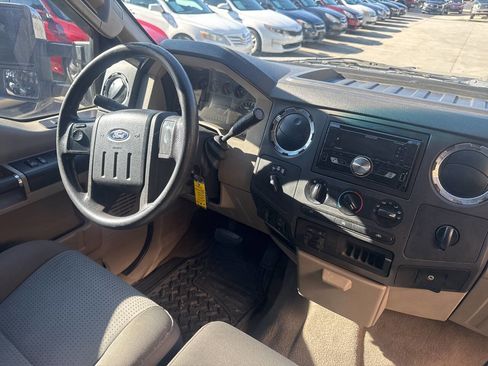Used 2010 Ford F250 XLT image 15