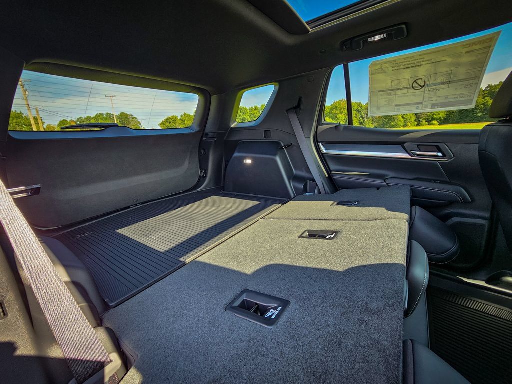 New 2027 GMC Terrain Elevation w/ Elevation Premium Package AWD/4WD image 37