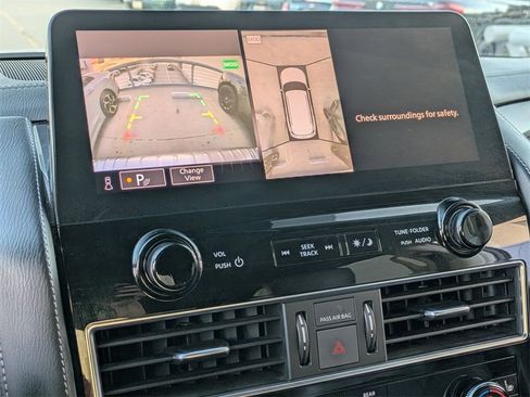 Used 2024 INFINITI QX80 Luxe image 16