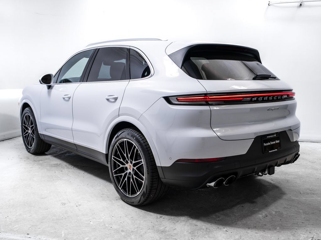 Used 2026 Porsche Cayenne AWD/4WD image 3