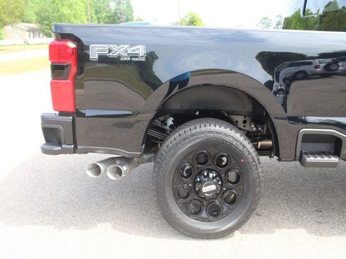 New 2026 Ford F250 Lariat w/ Black Appearance Package AWD/4WD image 11