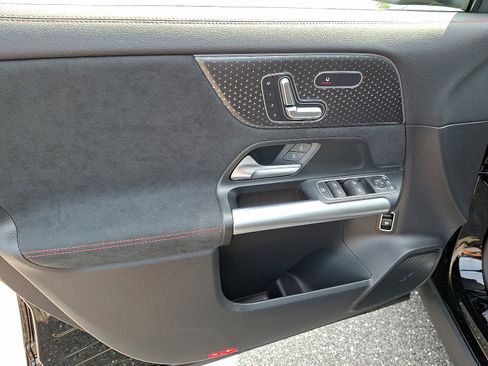 New 2025 Mercedes-Benz GLA 250 4MATIC image 7