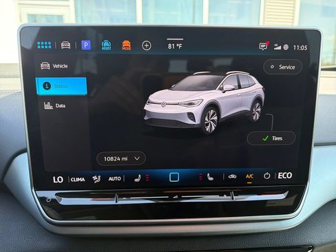 Certified 2024 Volkswagen ID.4 Pro AWD/4WD image 20