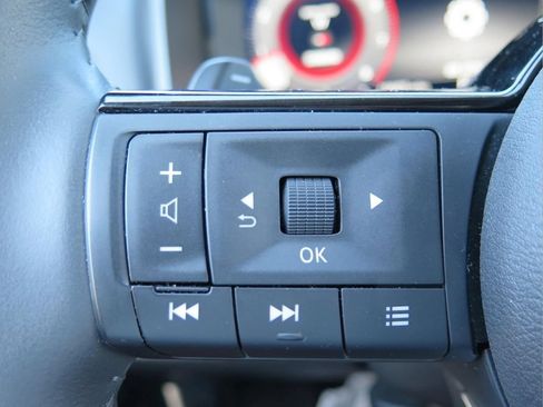 Used 2024 Nissan Rogue SL FWD image 20