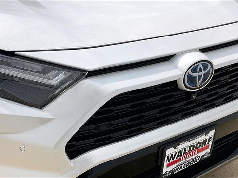 Used 2023 Toyota RAV4 XSE AWD/4WD image 35