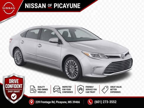 Used 2018 Toyota Avalon Limited FWD image 2