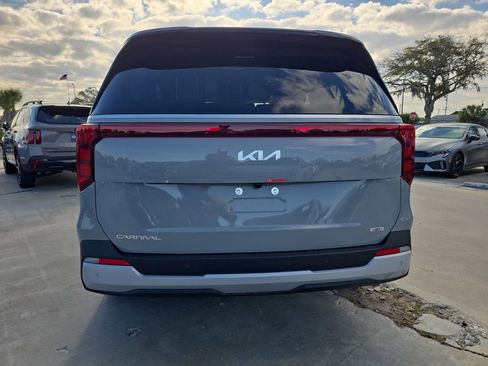 New 2026 Kia Carnival EX FWD image 7