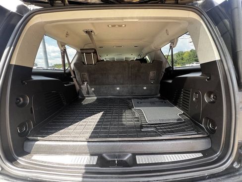 Used 2018 Chevrolet Suburban LT AWD/4WD image 15