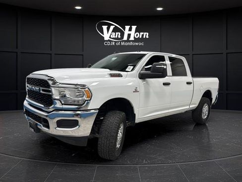 Used 2024 RAM 3500 Tradesman w/ Chrome Appearance Group AWD/4WD image 3