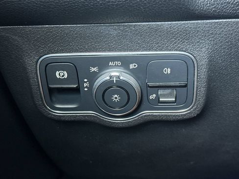 Certified 2022 Mercedes-Benz GLB 250 image 29
